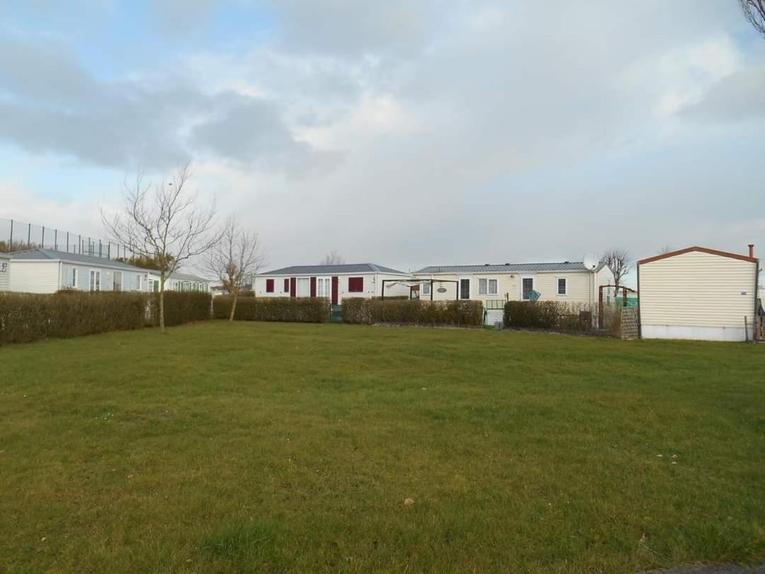 Luxe Vakantiechalet Met Omheinde Tuin Bredene 6Pers Exterior photo